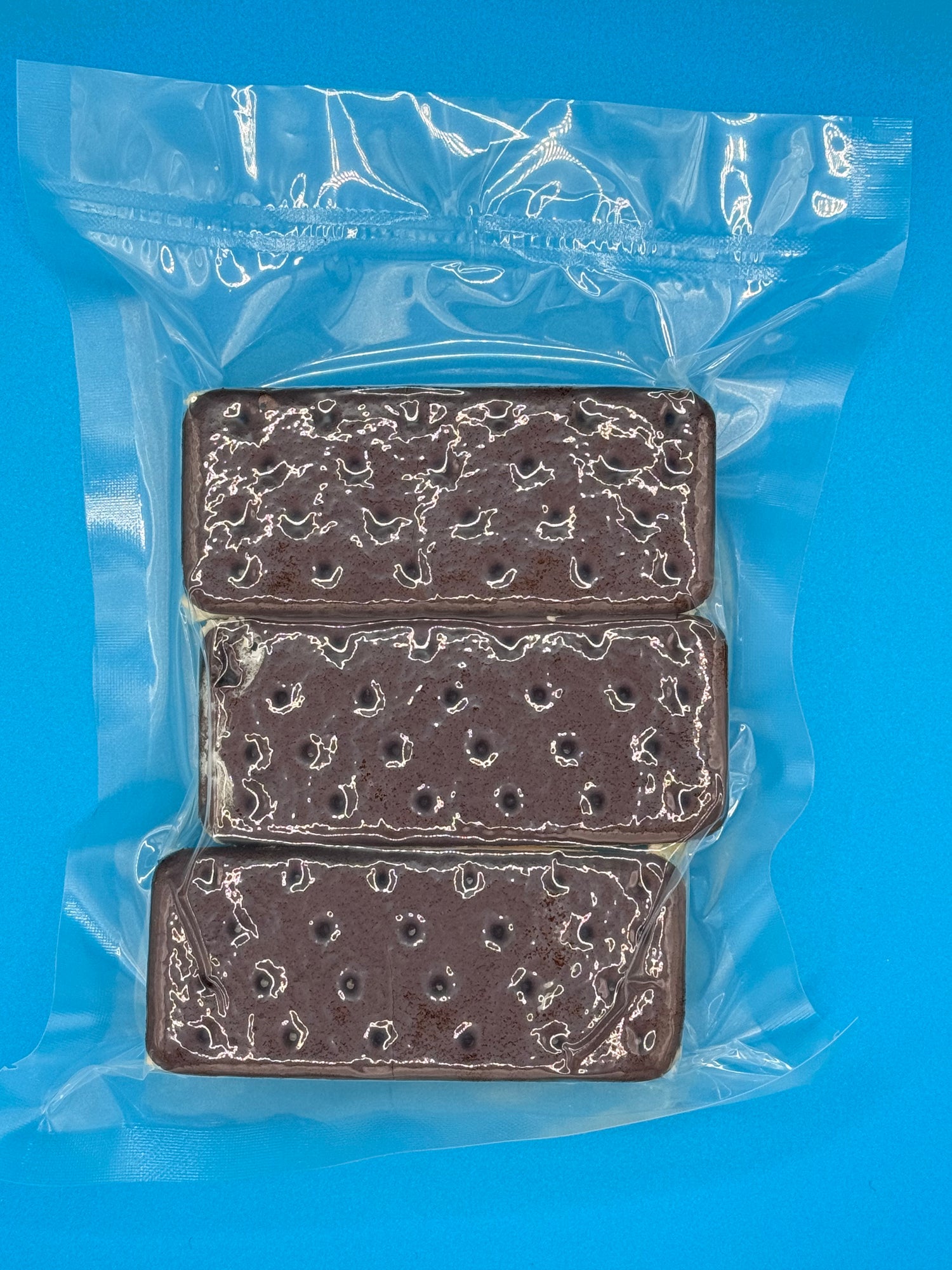 Freeze-dried ice cream sandwiches